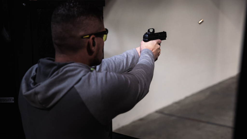Новый полноразмерный двуствольный пистолет Beretta APX A1 FS