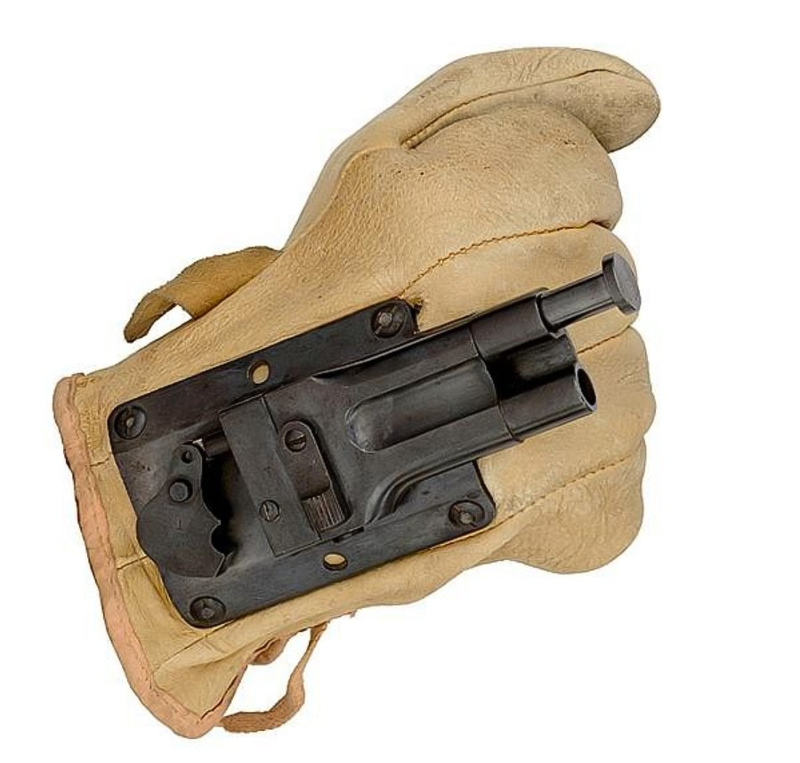 Перчатка-пистолет как оружие стройбата