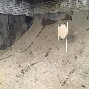 Насыпной пулеулавливающий вал Нарвского тира Арсенал