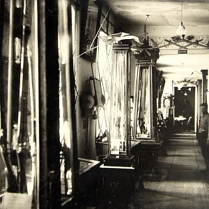 Экспозиционные залы музея Тульского оружейного завода. 1929 г.