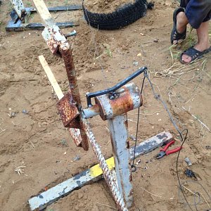 Самодельная движущаяся мишень. Работает, но не очень надёжно и выглядит не очень. Фото: Андрей Федоров