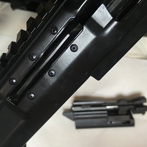 Пыльник рукоятки затвора