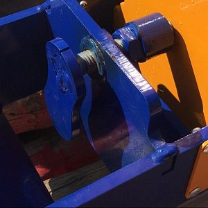 Система не сбиваемой калибровки поппера. Груз всегда держит болт в одном положении. Фото: Андрей Федоров