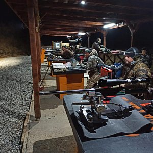 На «Ранчо» темнота не помеха точному выстрелу.